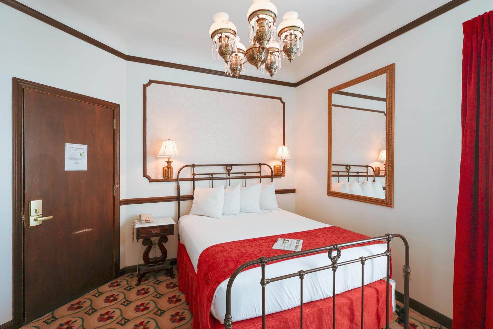 Mizpah Hotel Tonopah Bagian luar foto
