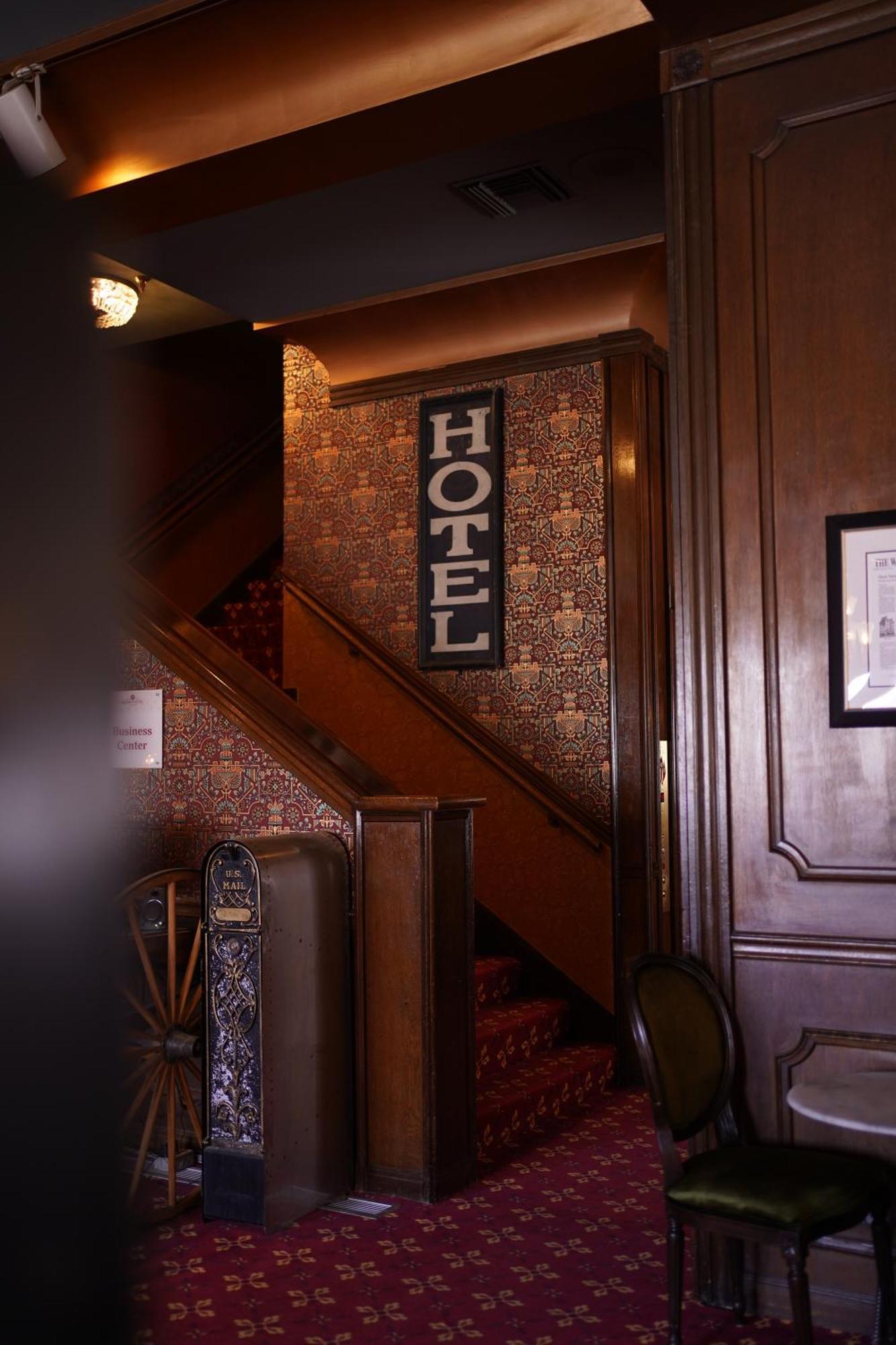 Mizpah Hotel Tonopah Bagian luar foto